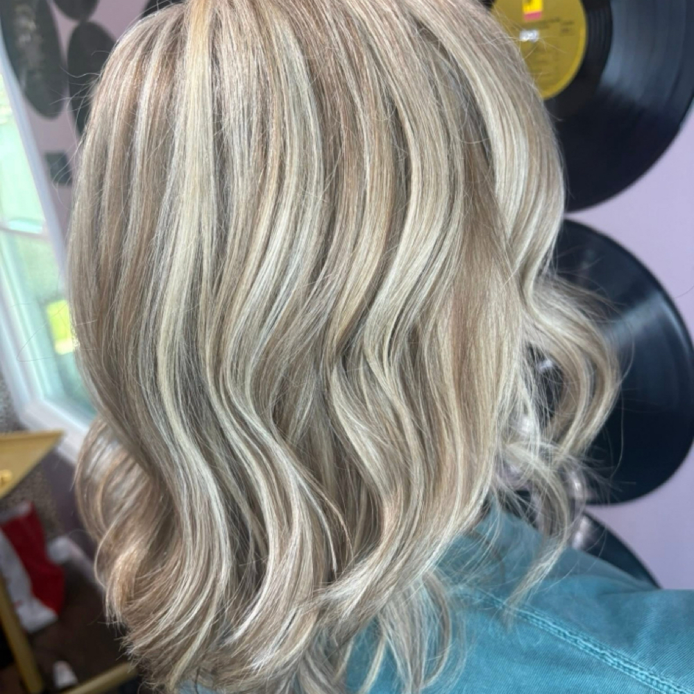Full Highlight at Bloom Salon & Spa✨ in Trenton, TN