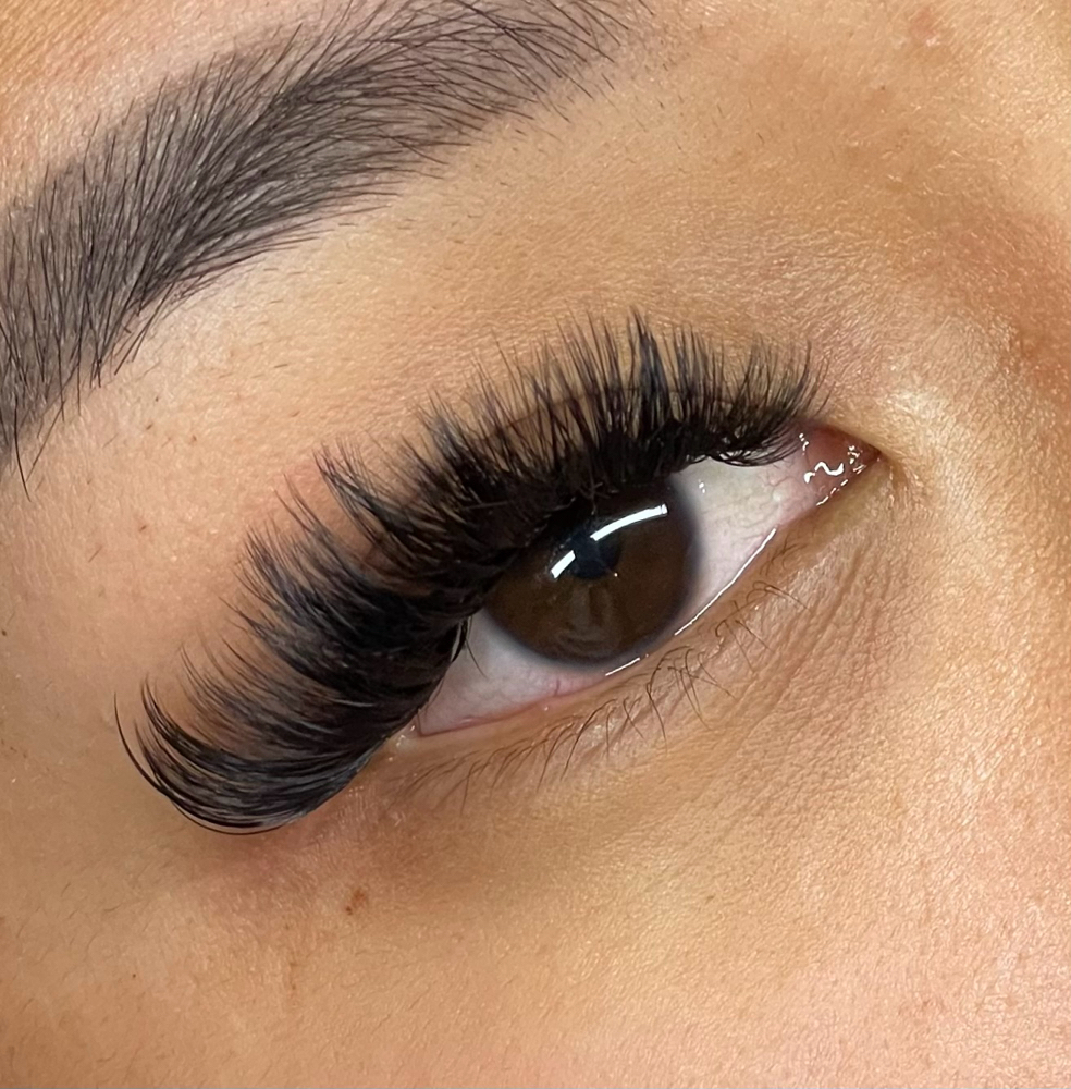 Mega Volume Lash (Full Set)