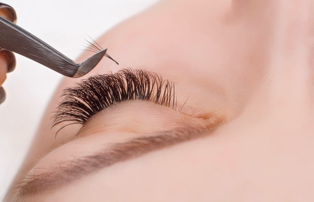 Eyelash Extensions- Full Set