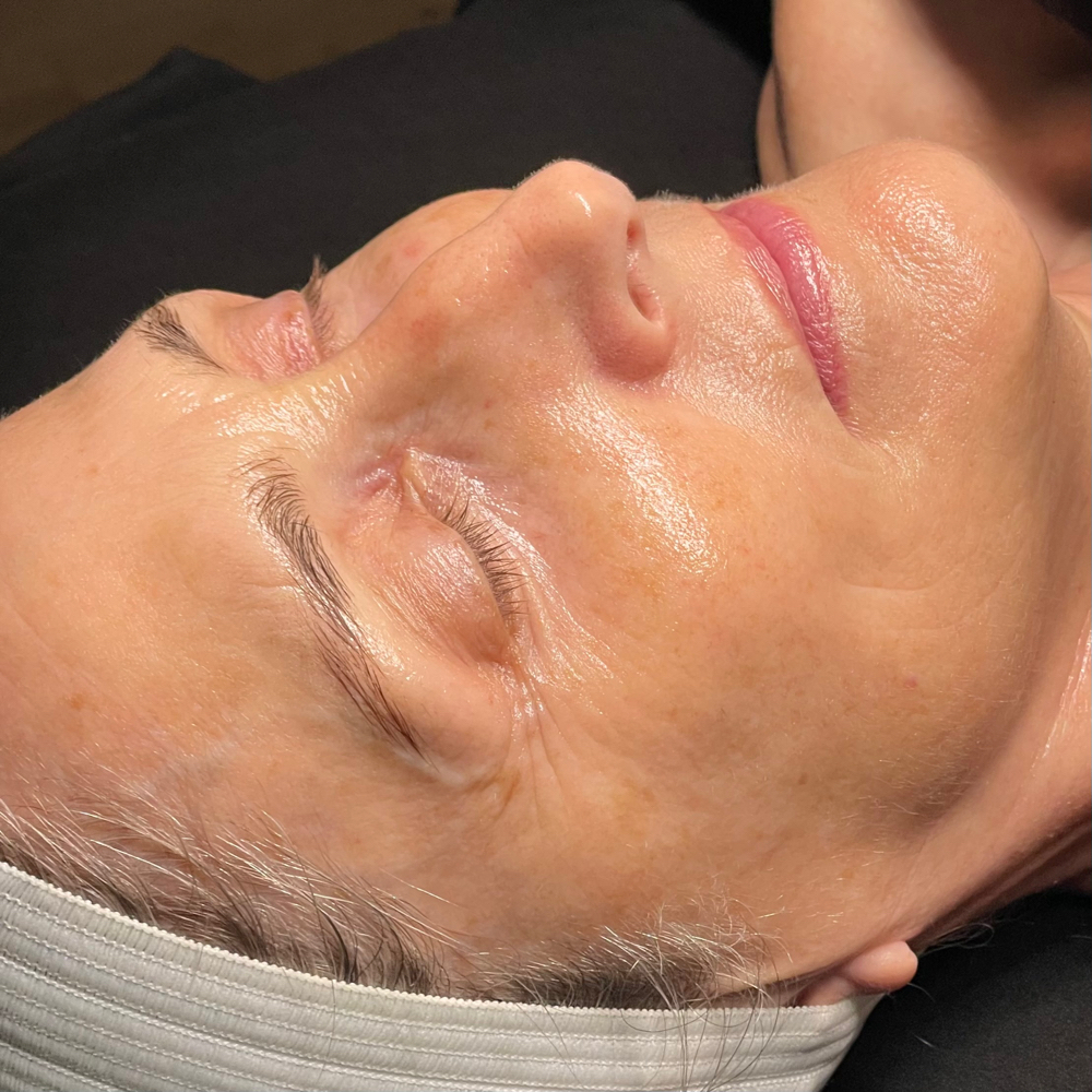 LUX Facial