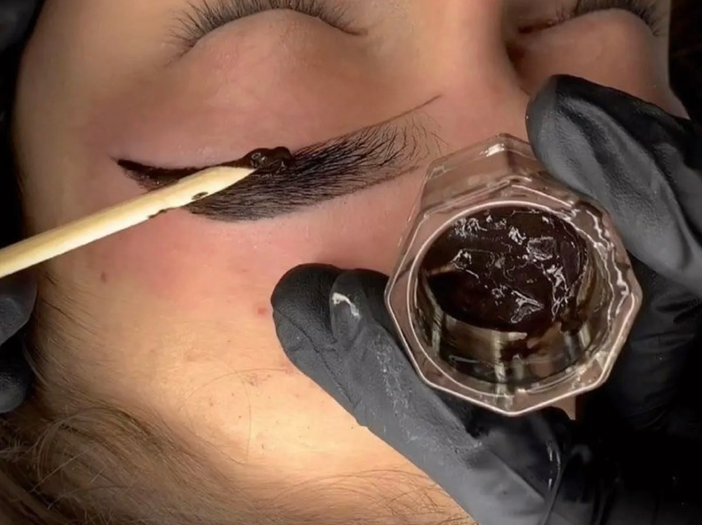 Brow Wax & Tint at Glowing Beauty by Gennie in Kankakee, IL