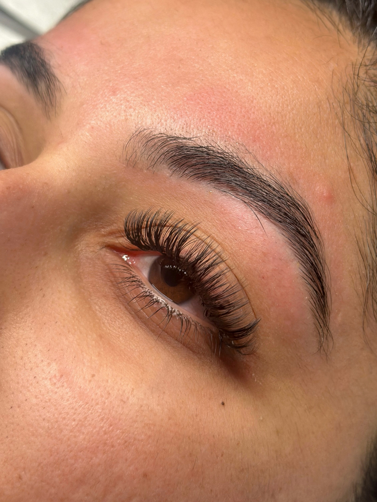 Volume lashes- full set