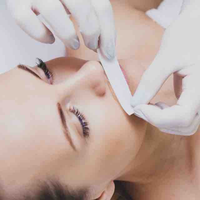 Upper Lip & Chin Waxing