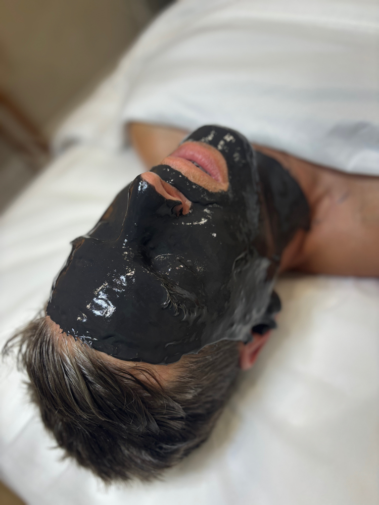 Men Facial With Extractions