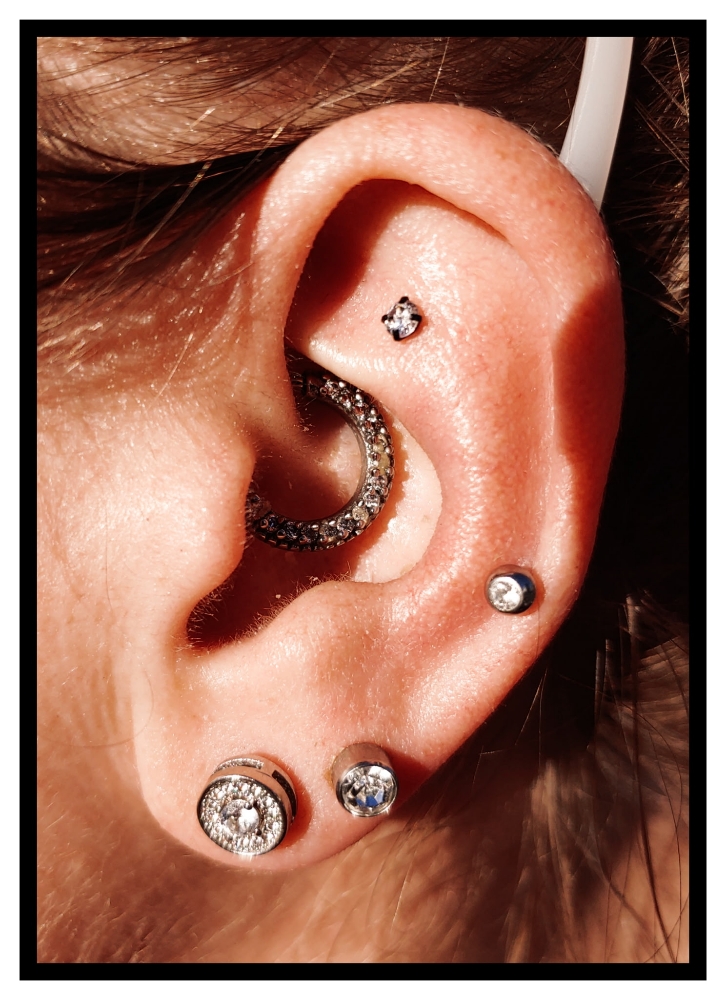 Piercing (Helix/Cartilage)