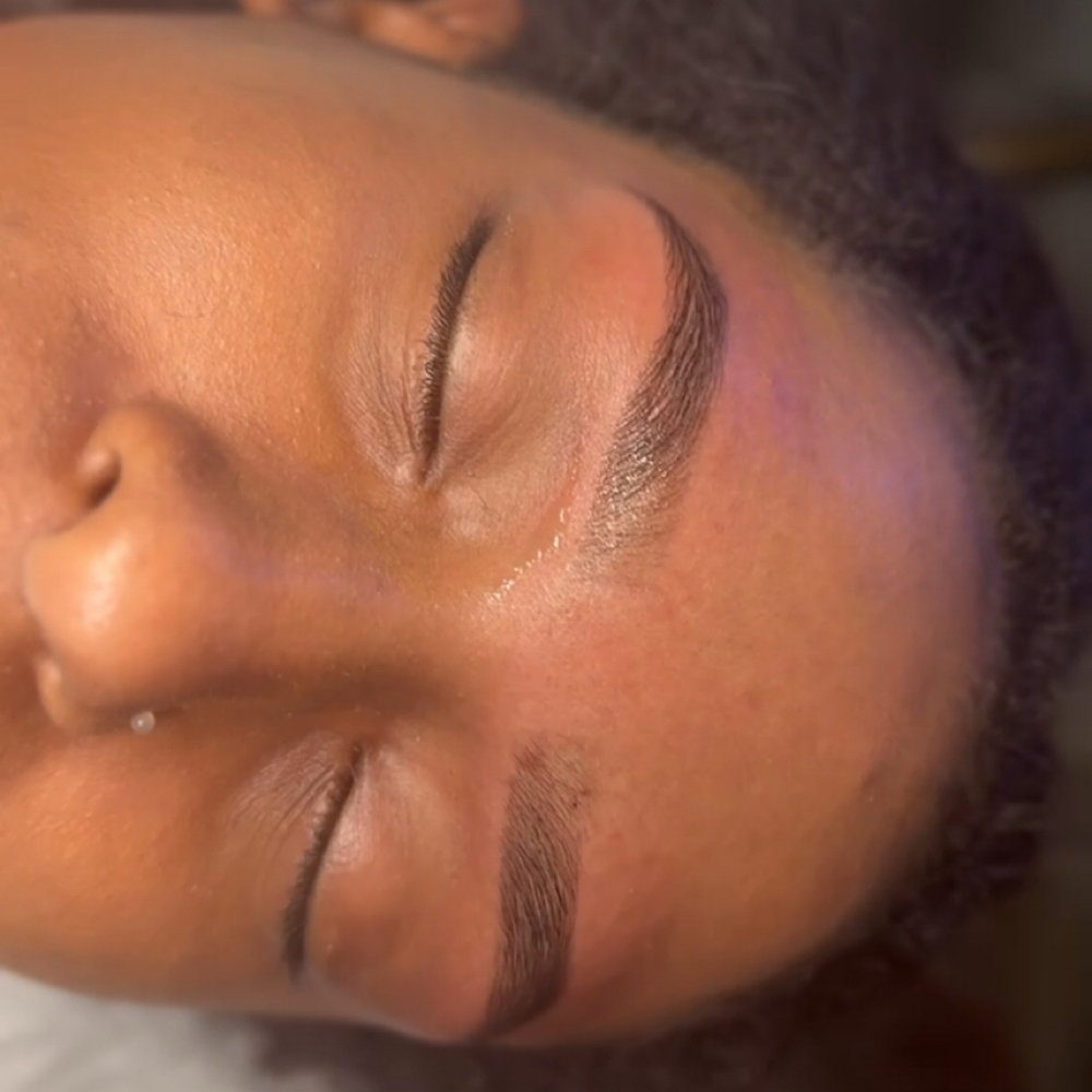 $20 Brow Thread at Black Honey Beauty Club in Memphis, TN