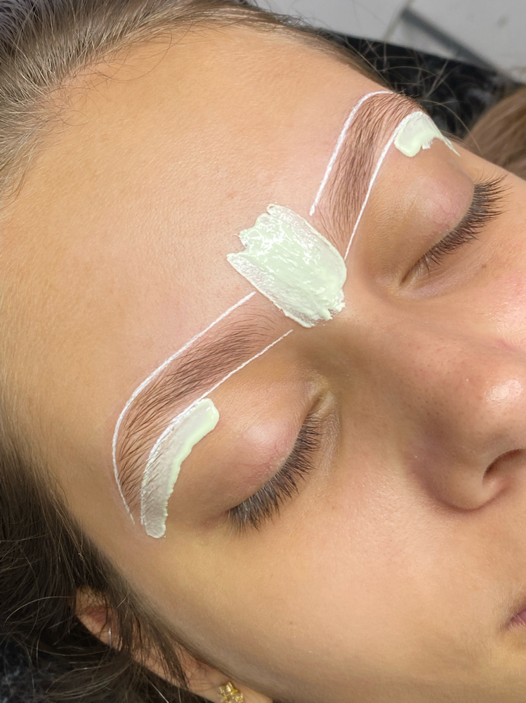 Eyebrow Shaping (with Wax)