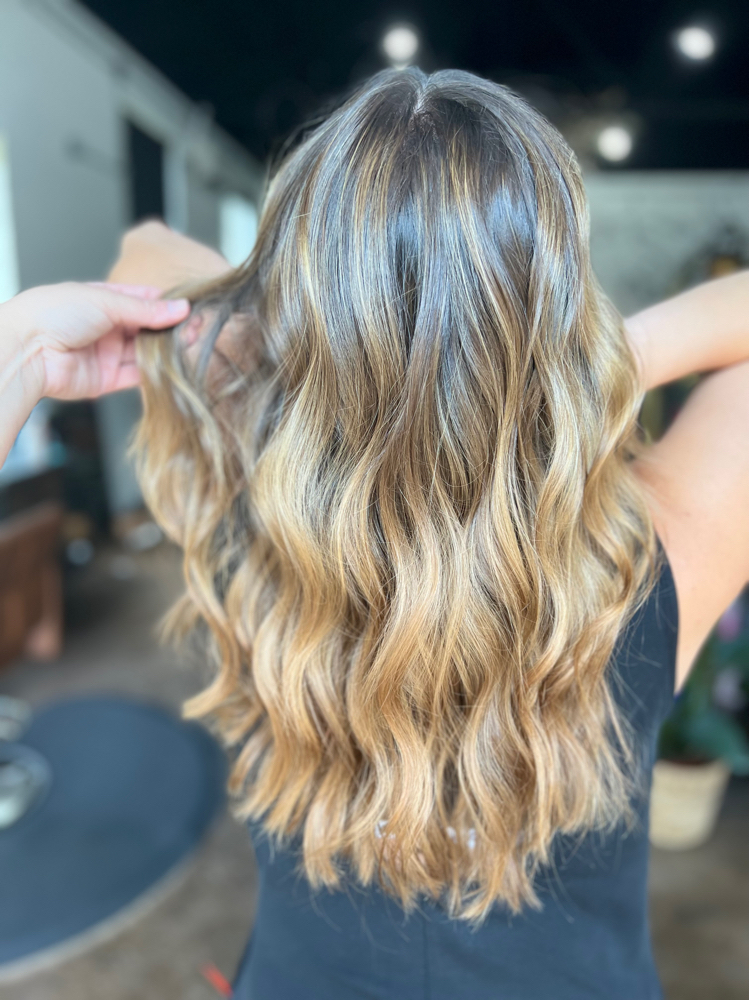 Full Blonding/Lightening/Balayage