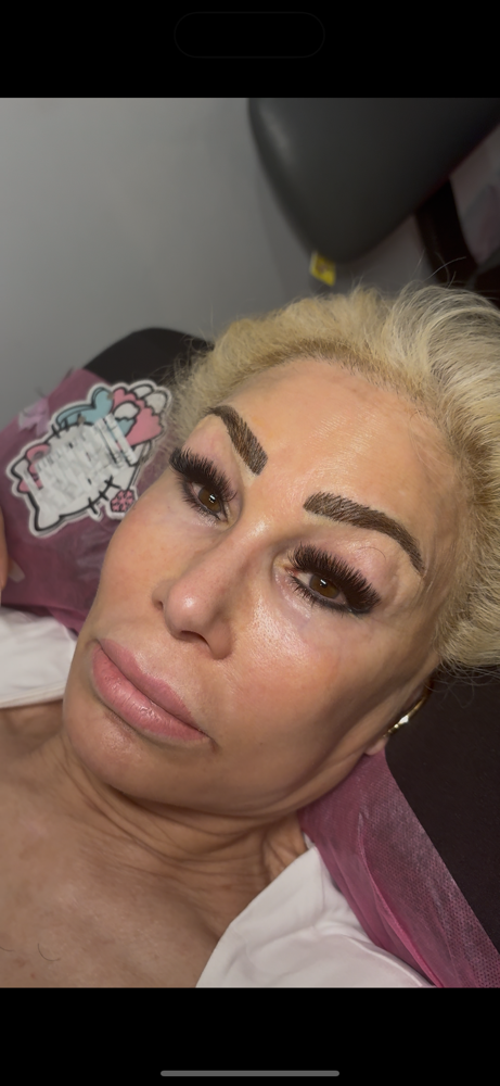 Mega Volume Eyelash Extensions