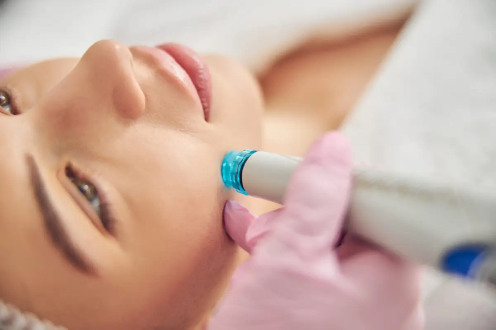 HydroGlow Facial