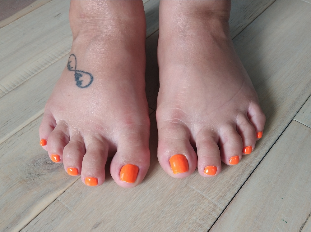 Regular Polish Pedicure