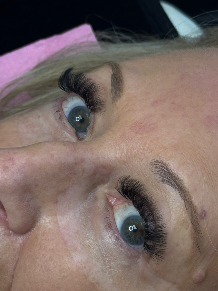 mega voluma lash extension fill at Jazmynes Chair in Unionville, MO