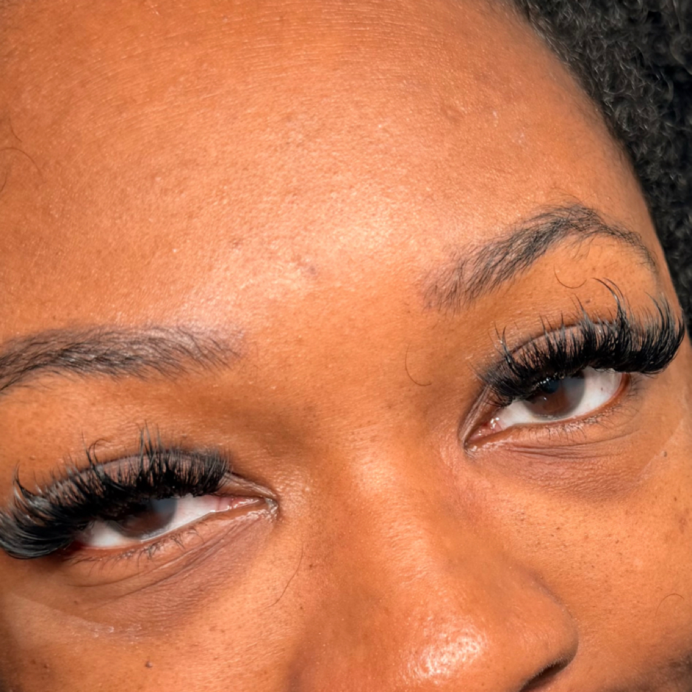 Hybrid Wispy at Pnita Beauty studio in Houston, TX