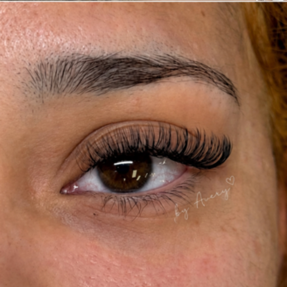 Hybrid Lash Full Set at Luxury Looks Beauty & Esthetics in Manahawkin, NJ