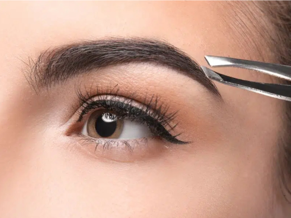 Eyebrow Wax And Shaping