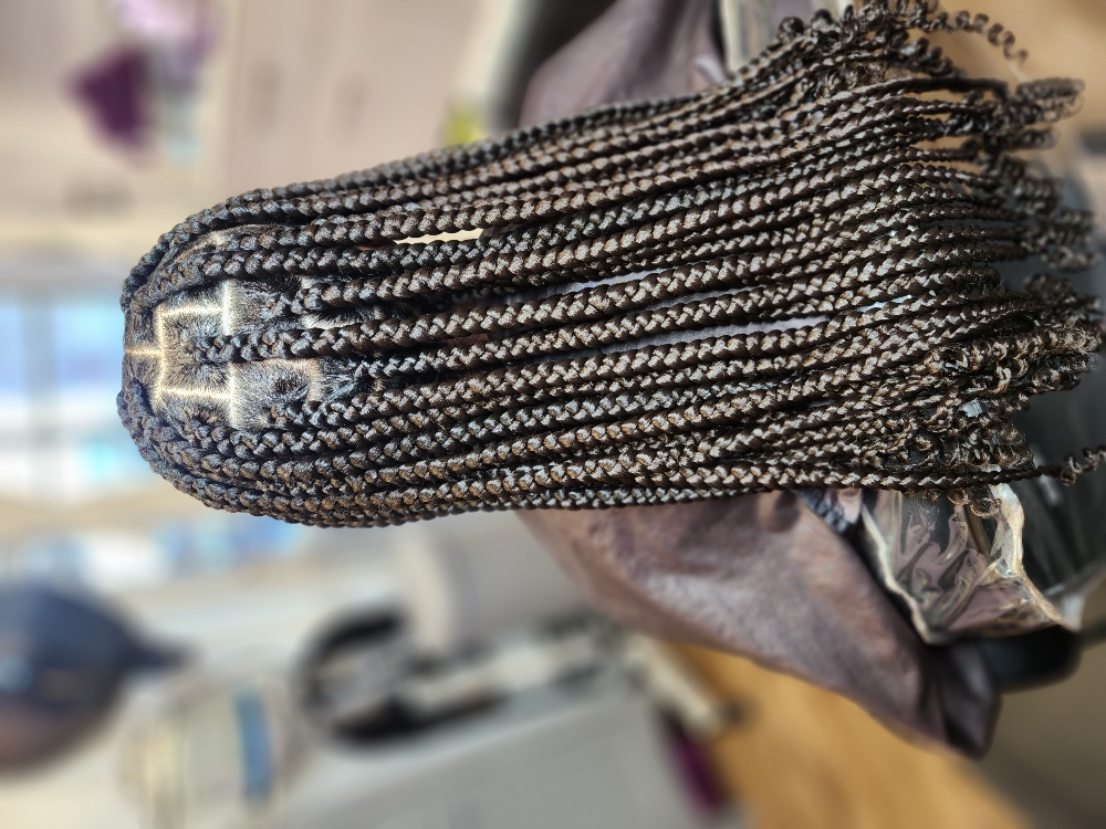 Knotless Box Braids (Large)