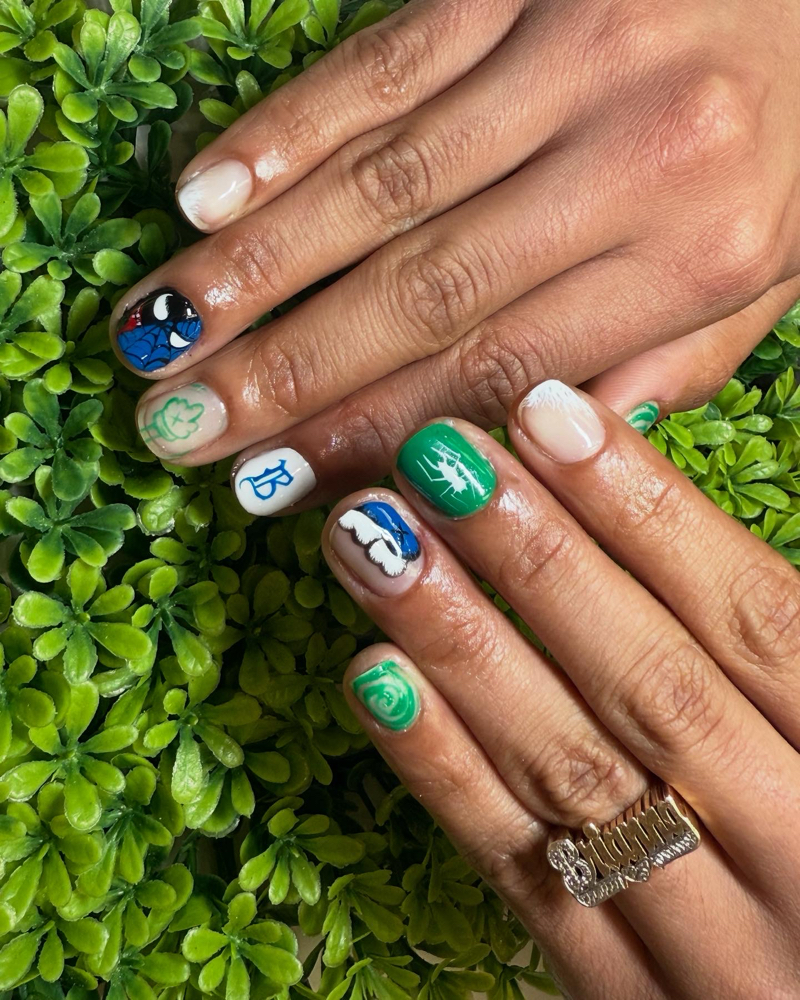 Gel Mani W. Hand Drawn Design