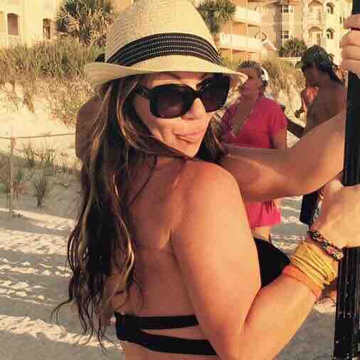 Mobile spray tan on location