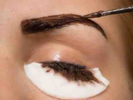 Brow  Tinting