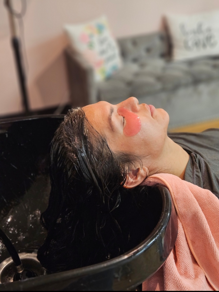 Wash & Style Elagance at Stormee Stylez in Colorado Springs, CO