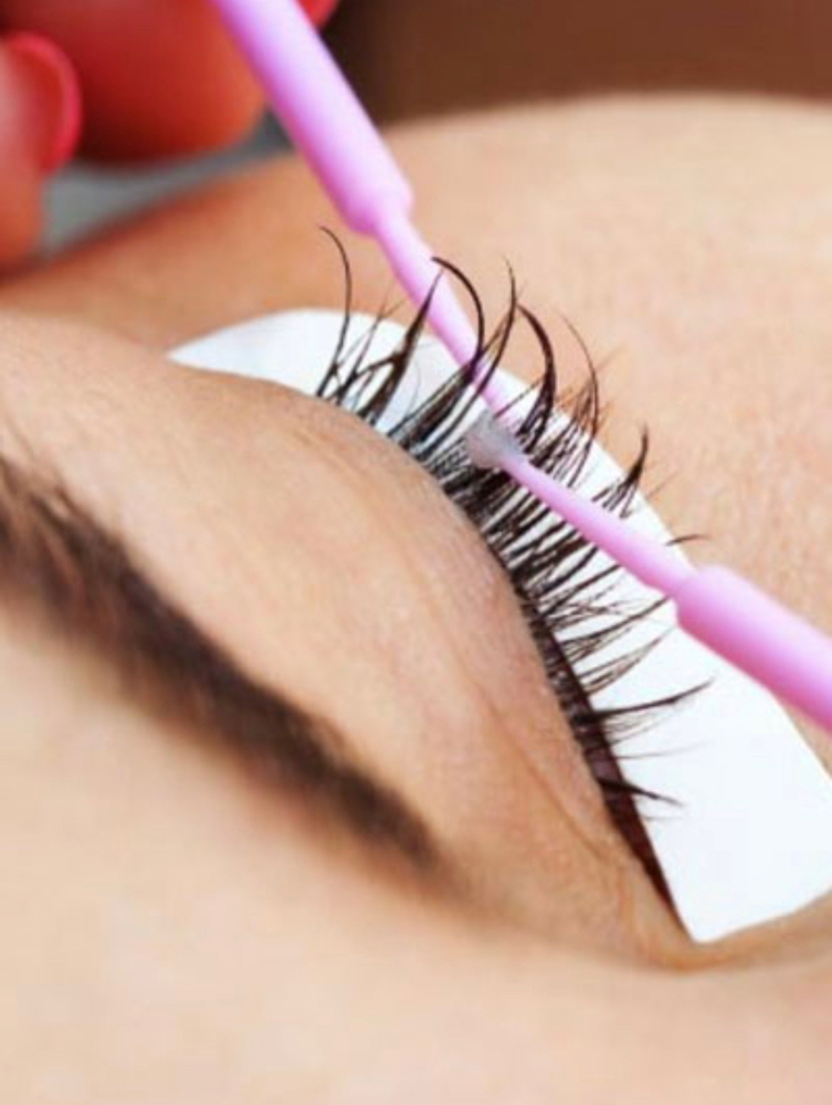 Eyelash extension removal
