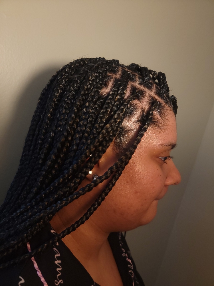 Knotless Braids Medium