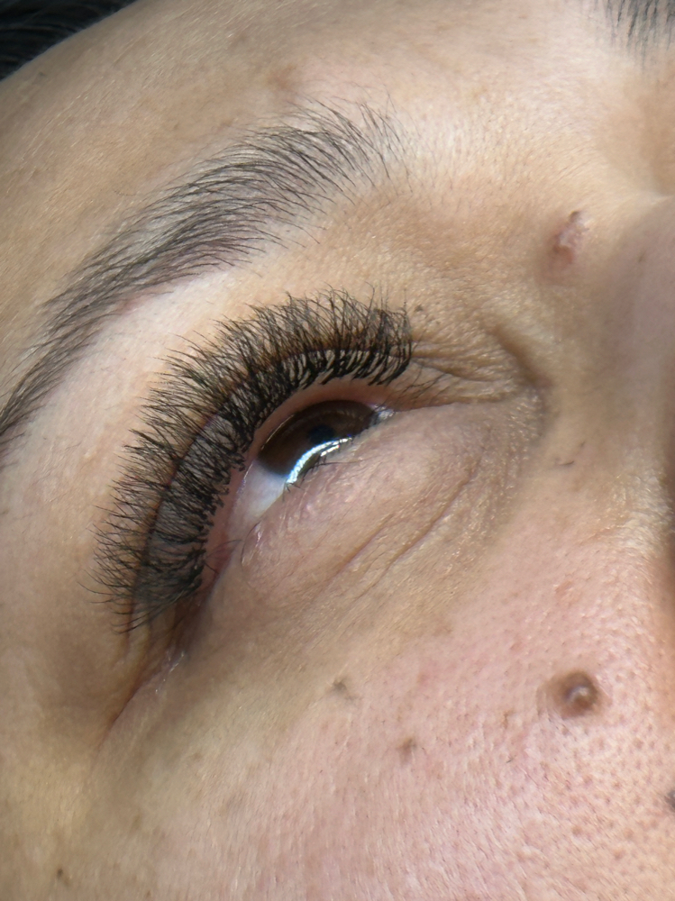 Retoque de Extension de Pestañas at Saya Style in Austin, TX
