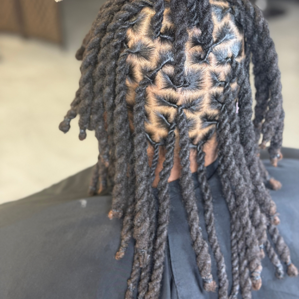 Shoulder Length To Mid-Back at Dose Of Elle LLC in Tallahassee, FL