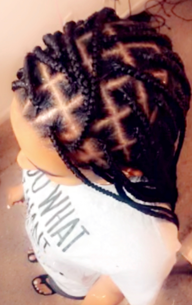 Teen Medium Midback Knotless at NitaMay Braids in Cartersville, GA