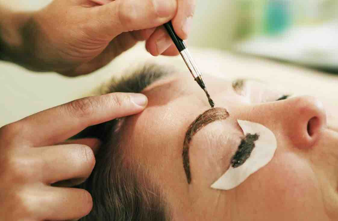 Eyebrow Shaping With Tint