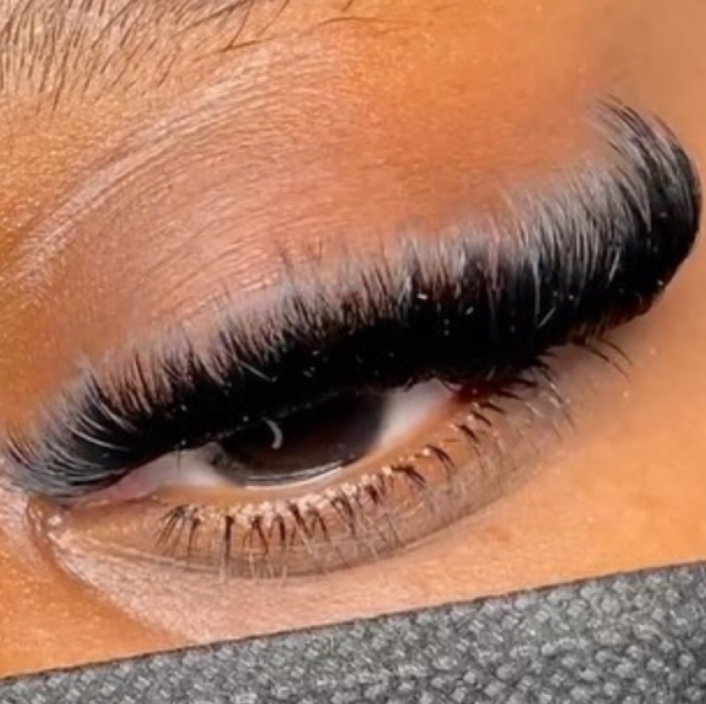 Volume Babe Set at LashesByLillian in Hampton, VA