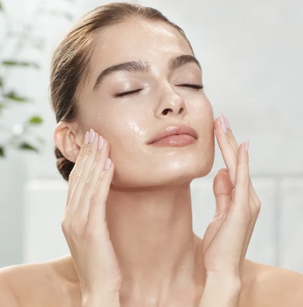 Brightening facial