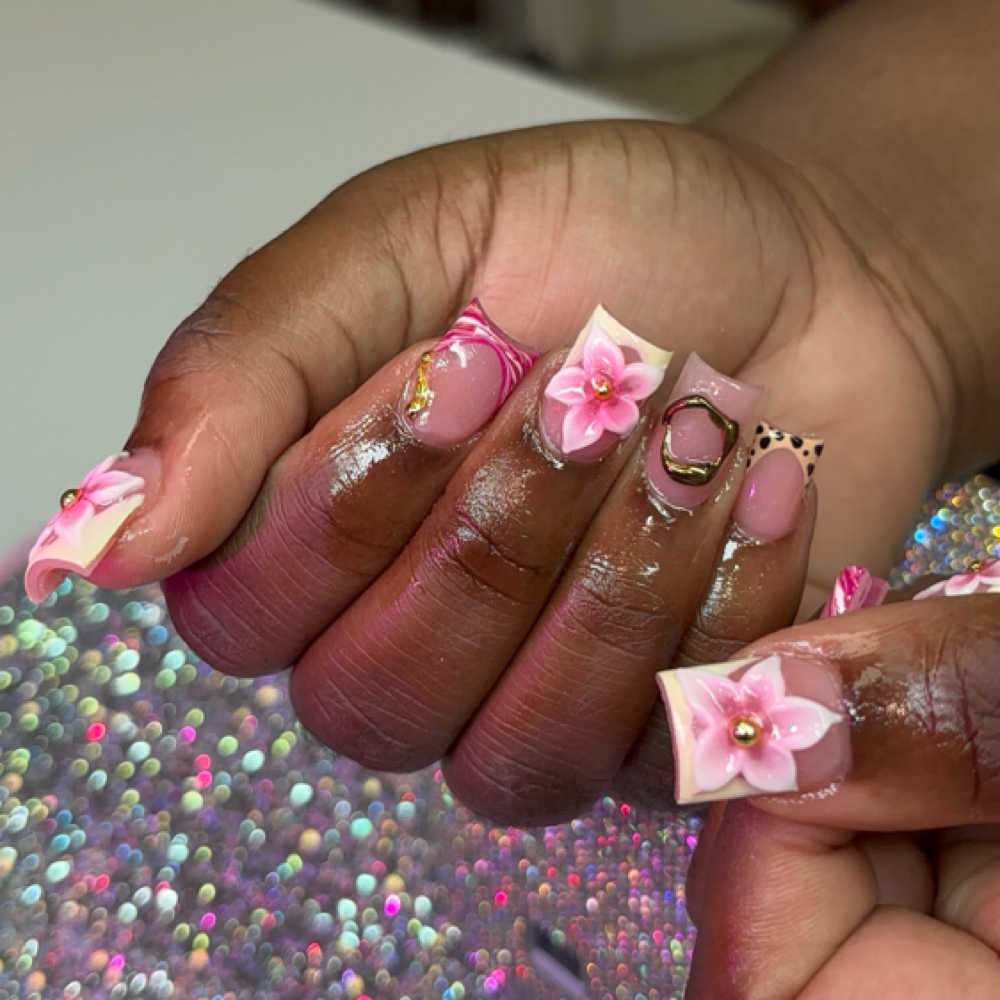 Full Set Short at LuxBeautyLab in Kissimmee, FL