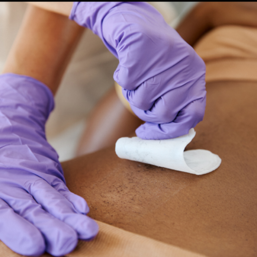 Stomach Strip Wax at Blue Moon Body Waxing & Spa in Waterford, MI