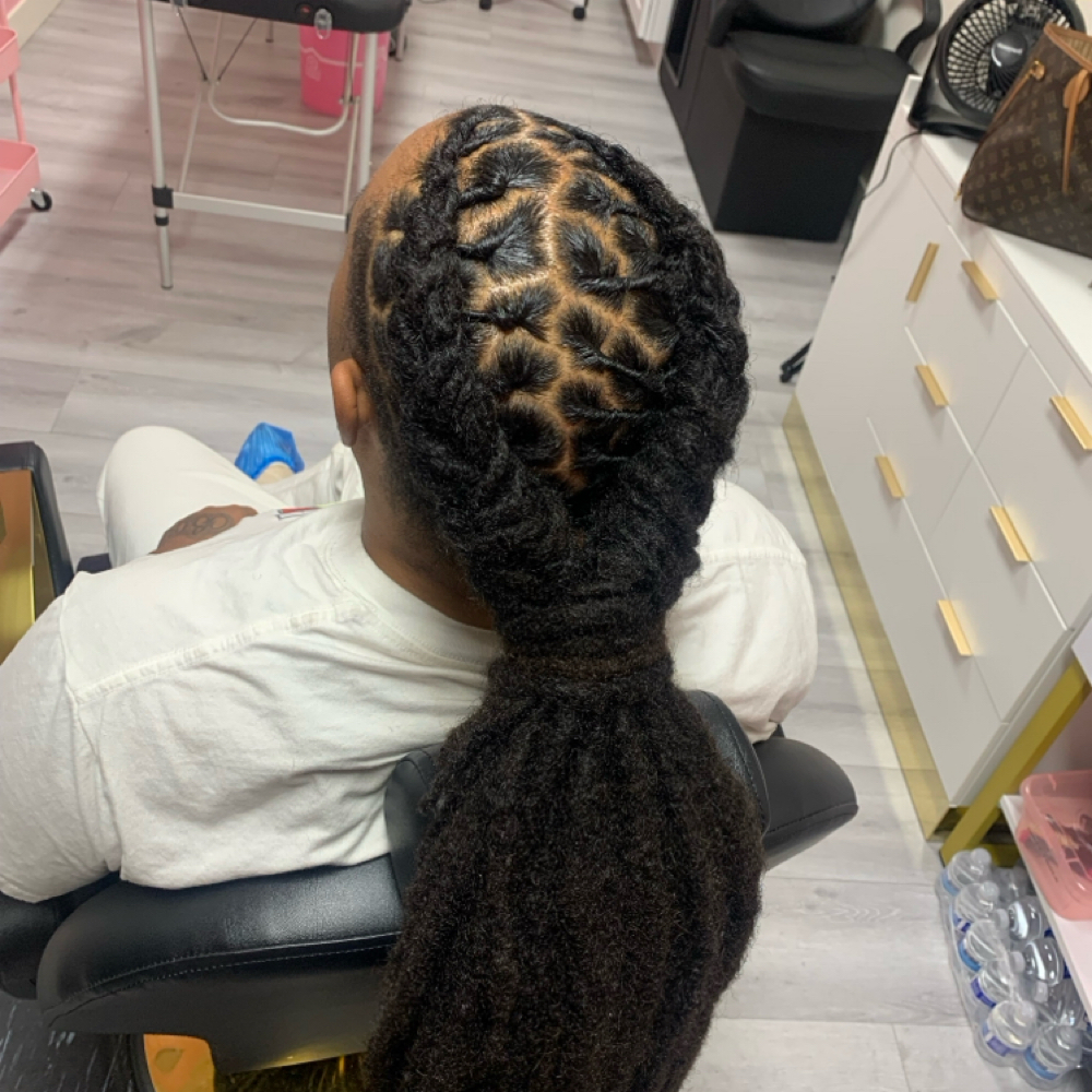 Locs Retwist & Style at RockN Beauty Bar in Antioch, CA