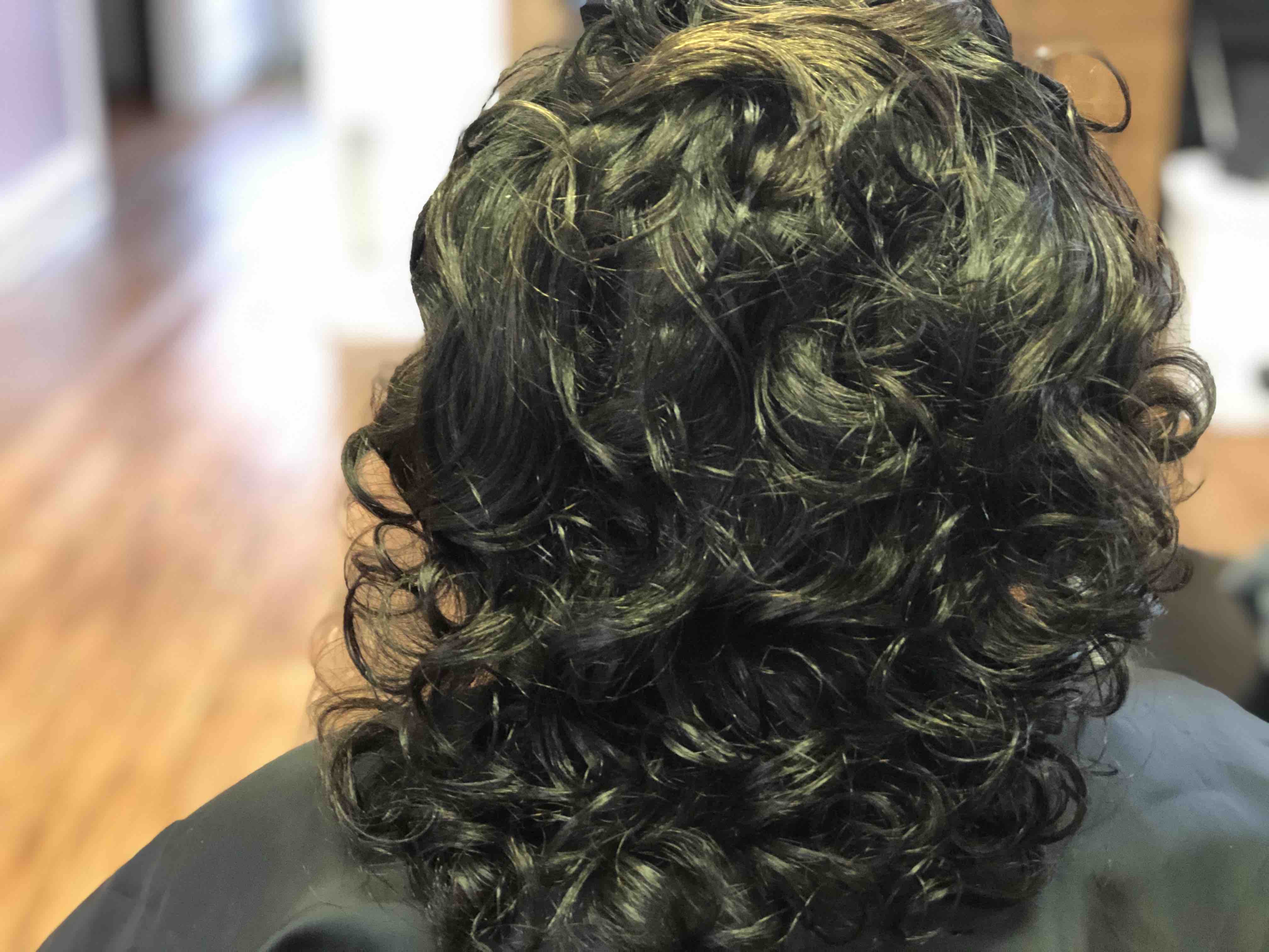 Shampoo & Roller Set Relaxed Hair