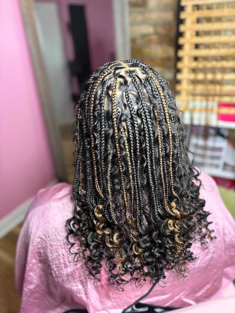 Medium Boho Knotless at NiyahTheStylist in Chicago, IL