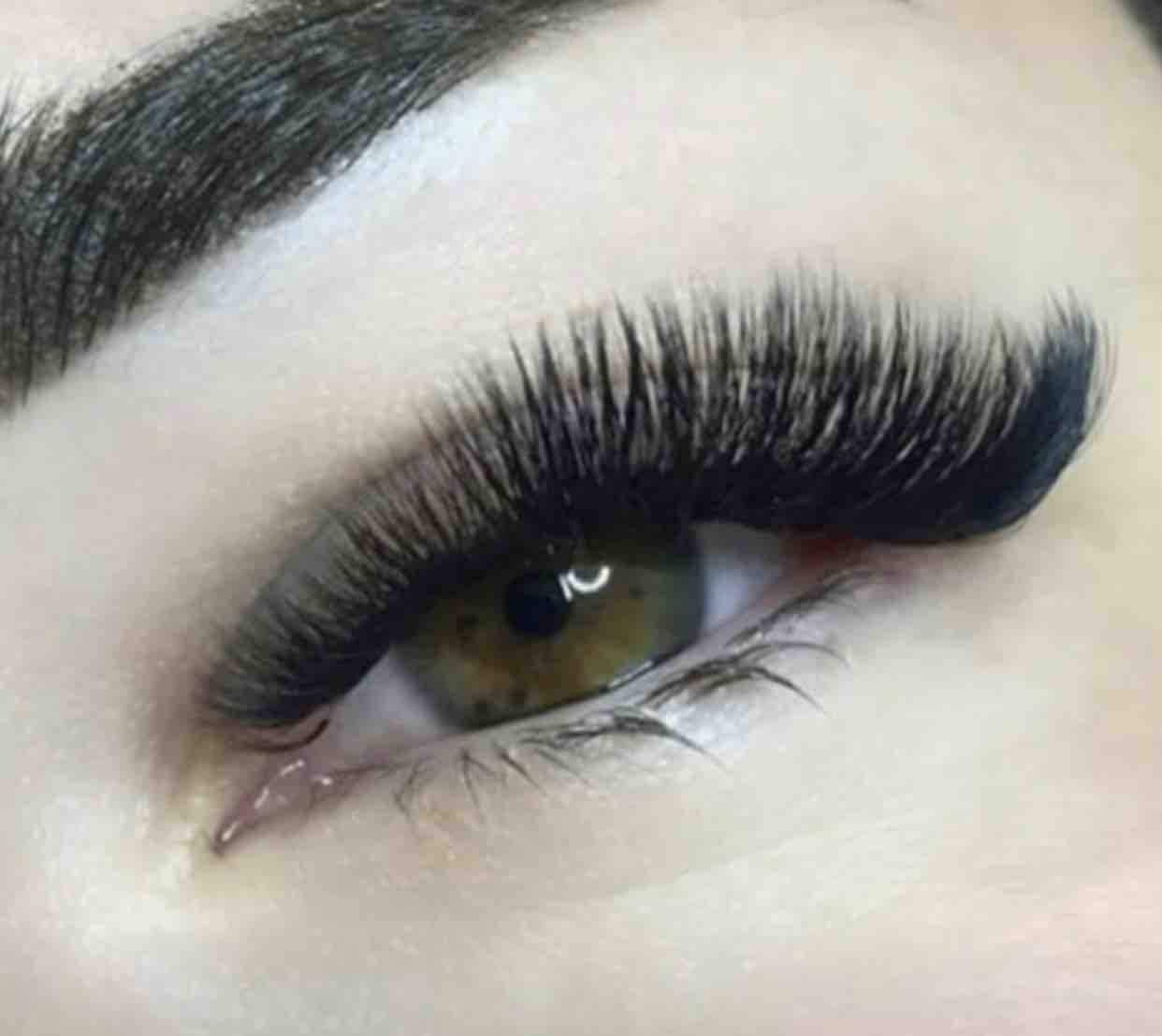 Dramatic Set Lashes Extensions