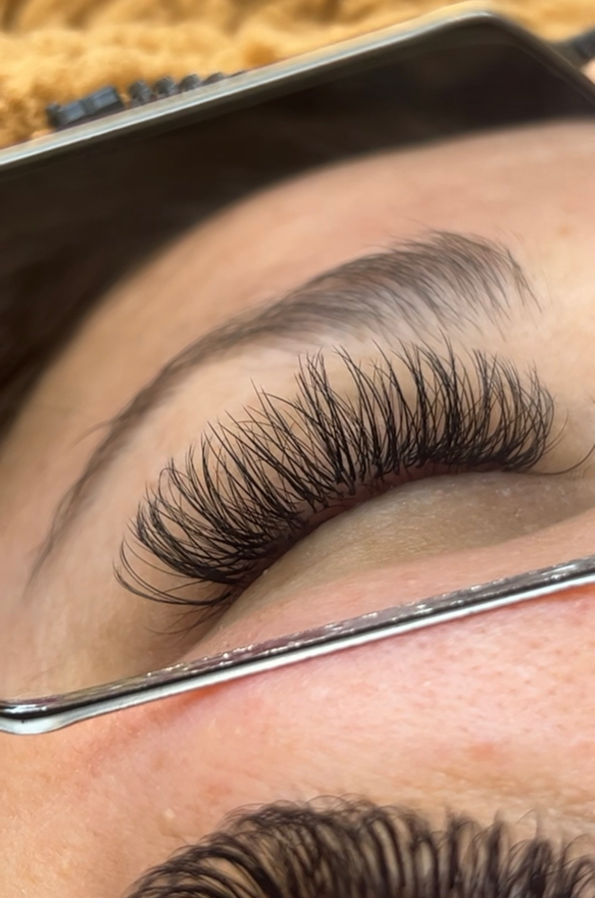 Hybrid Lash Fill at Beauty by Laura ๐ in Warr Acres, OK