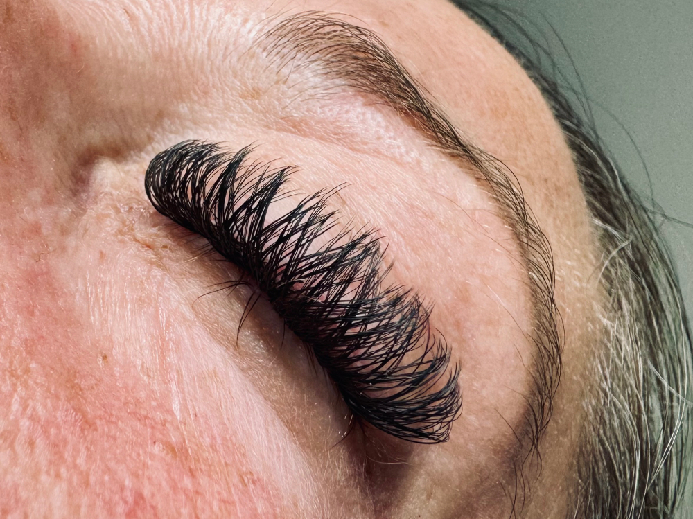 Chloe UV Lash