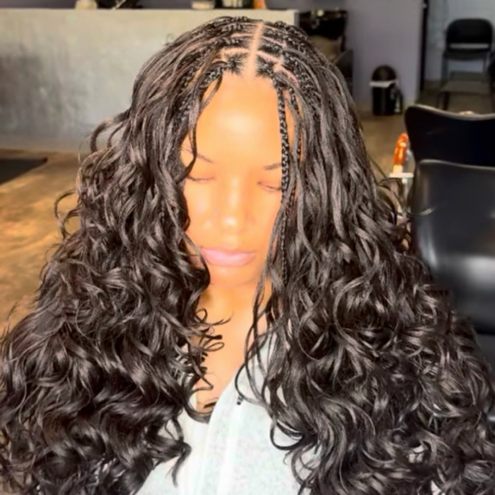 Special 🤍 medium French Curl at Kinked in 98 in Wa, WA