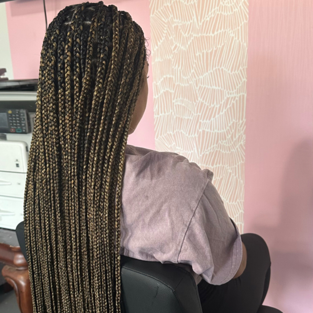 Knotless Braid Medium at Gigi African Braids Houston in Cypress, TX