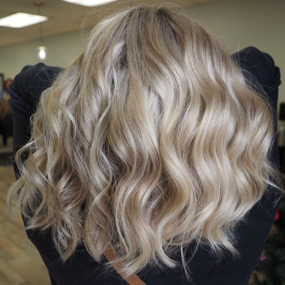 Lightener Root Touch Up at hairbylizw in Goldsboro, NC