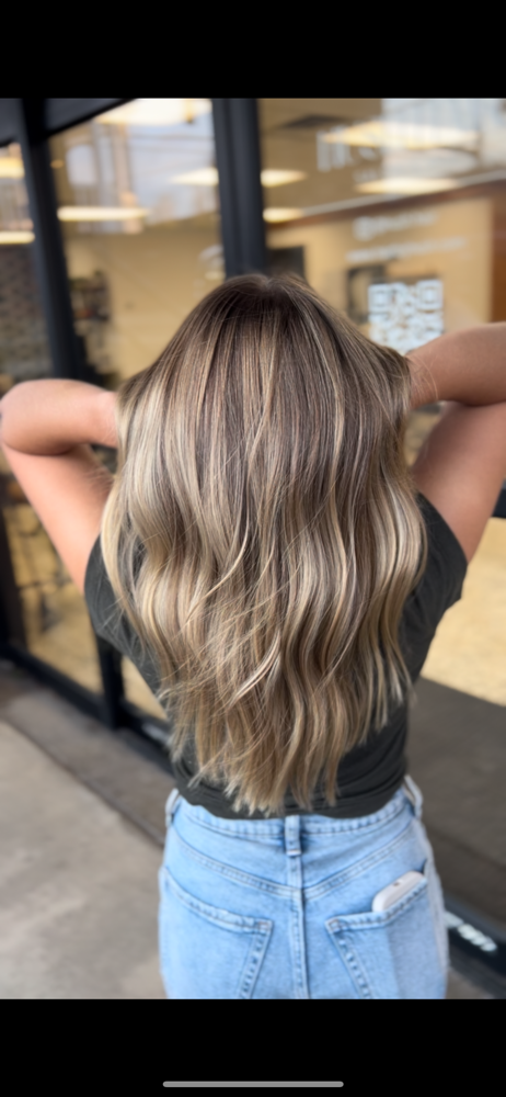 Lived In Blonde / Balayage