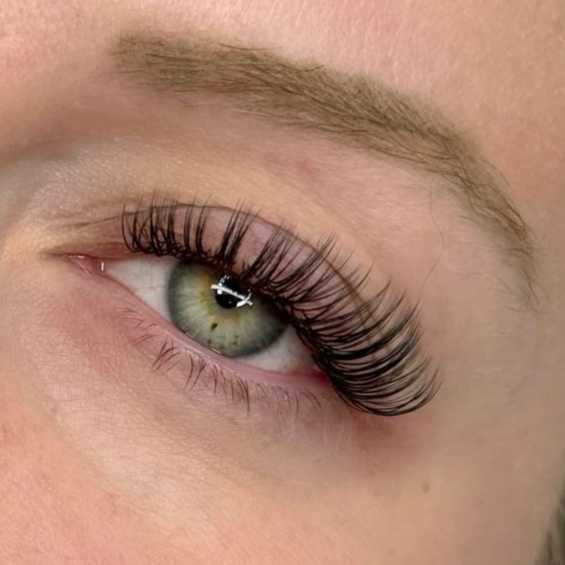 Hybrid or Wet Eyelash Extension Set