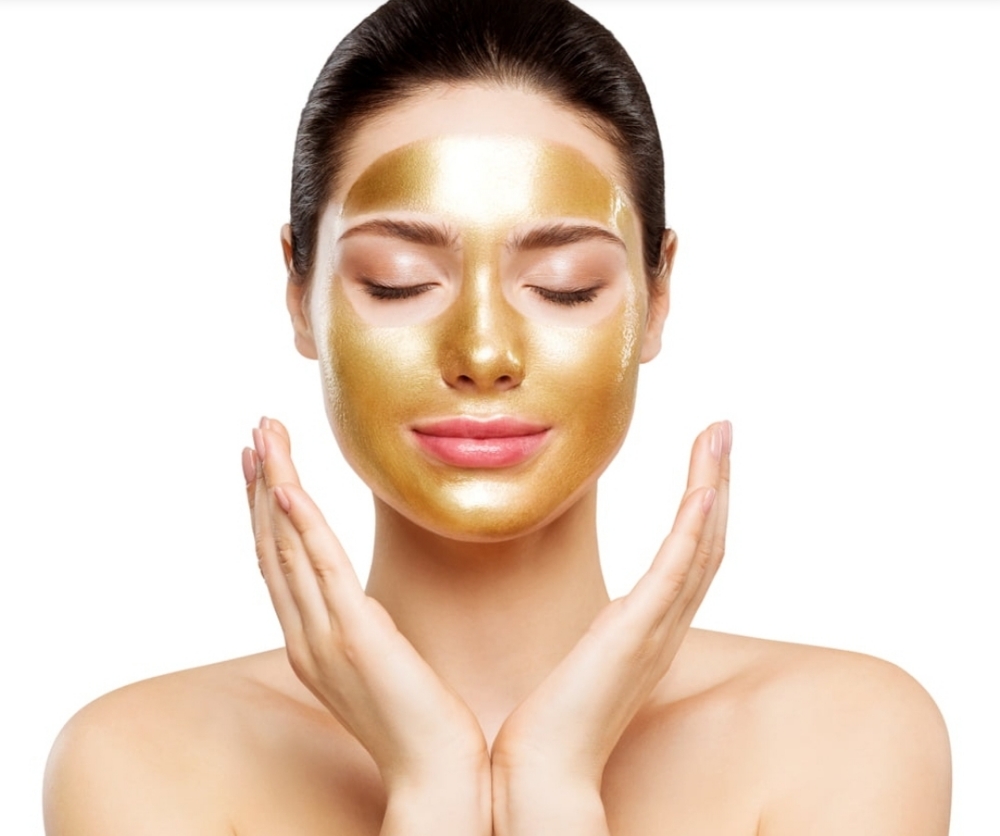 Golden Antiaging Holistic FACIAL