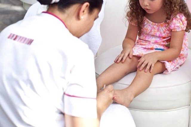 Kids Kouture Pedicure/(13y & Under)