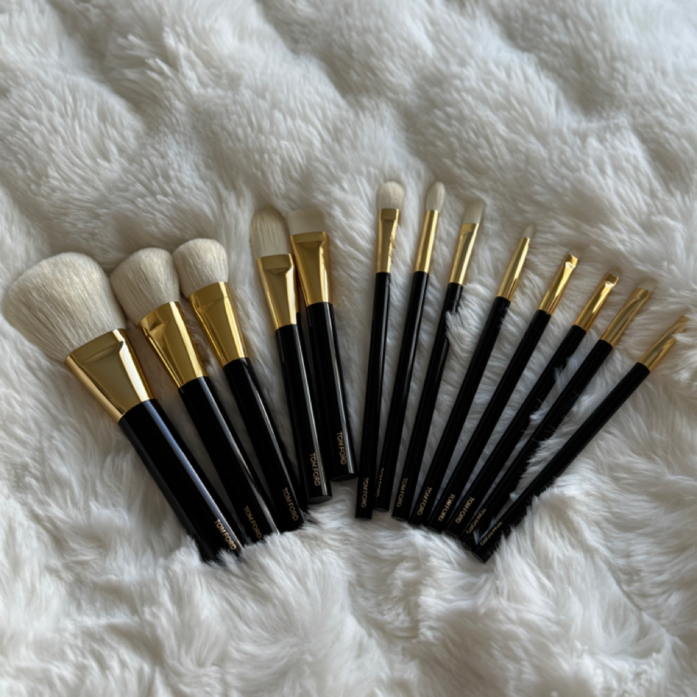 Brushes Tom Ford at Mystic Girl in Boca Raton, FL