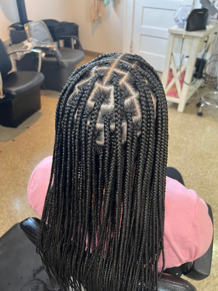 Medium Knotless Braids
