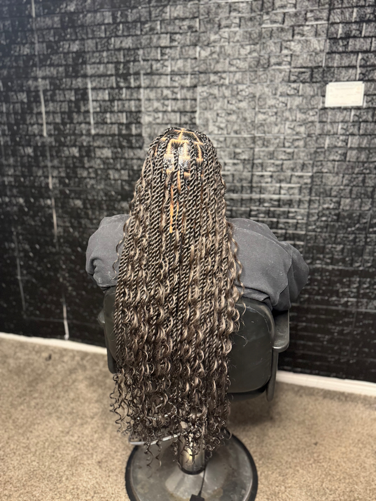 Island Twist (Knotless) (M)